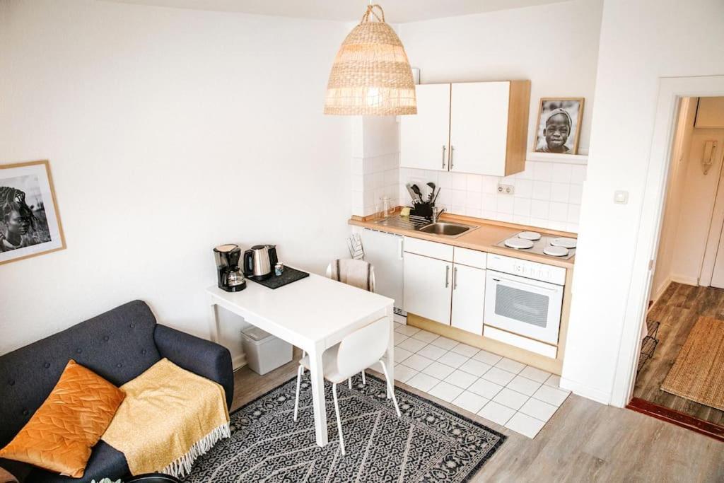 City-Appartement, Holtenauer Strasse Mit 24H Check-In Kiel Bagian luar foto